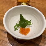 海味 はちきょう - お通し 500円　昆布に店名が入っているのスゴイ！