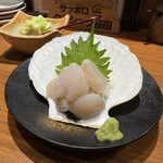 海味 はちきょう - 帆立のお刺身(990円)とわさびポテトサラダ(450円)