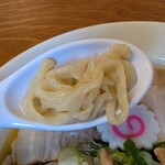 純手揉み中華 れん - 羽田製麺に多加水太ちぢれ麺