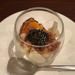 オステリアエンネ - 前菜　カリフラワーとコンソメジュレ　キャビア