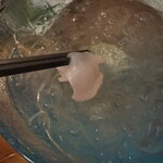 活海酒 - 対馬の黄金穴子の活き造りは氷で締めて頂きます