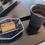 熱海・伊豆山 佳ら久 - 料理写真:紅茶のチーズケーキでした。   バスク風のなめらか系で美味。