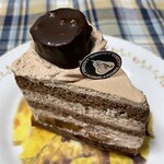 ロートンヌ - 濃厚なチョコクリームとバナナを合わせたケーキです