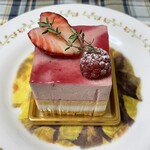 ロートンヌ - ストロベリーの甘みと香りを味わえるケーキです