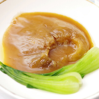 特上のフカヒレや厳選食材の料理、名物の麻婆豆腐をコースで満喫