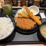 とんかつ 松のや - 料理写真:ロースかつ&海老フライ2尾定食（ごはん大盛） 1,250円