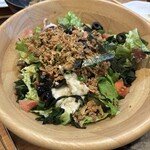 かしわ焼肉 とよ食堂 - とろーふの豆腐サラダ