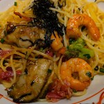 洋麺屋 五右衛門 - 料理写真:広島産牡蠣と海老とブロッコリーのペペロンチーノ