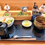 天ぷら割烹 ます梅 - 讃岐そばとミニ丼のランチ　1300円（先ずはミニ丼以外が登場）