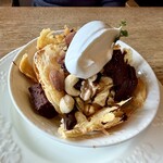 シェ クープル - ザクザクナッツとガトーショコラのパフェミルフィーユ（1100円）