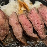 ビーフキッチンスタンド - 牛ハツのレアロースト