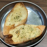 ビーフキッチンスタンド - ガーリックトースト