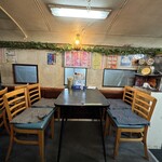 秀苑 - テーブル席