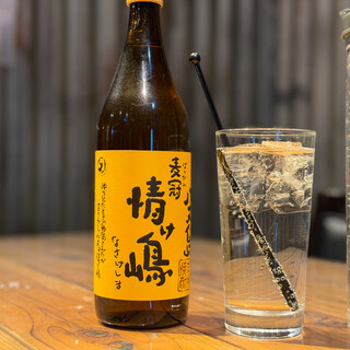 現地の酒造が丁寧に造った、八丈島ならではの島酒を提供