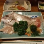 食事処 おおはし - 柏崎といえば”鯛”、お造でいただきました。