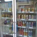 丸八酒店 - 冷蔵庫からお好みのお酒を手に取って飲むスタイルはいいですね