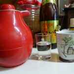 丸八酒店 - いいちこお湯割り(梅干し入り)