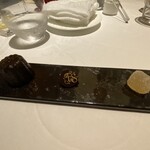 ラ・リベリュール - 食後の小菓子。