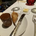 ラ・リベリュール - パン。むちゃくちゃ美味しかった。