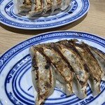 餃子とレモンサワー うさぎや - 餃子