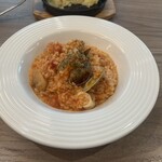 カプリモーネ - 料理写真:魚介のトマトリゾット(847円)