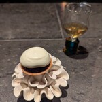 .know - ・​あん肝と焦がし玉ねぎのタルト