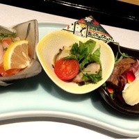 鉄板焼 ふじた - 『ステーキ＆しゃぶしゃぶ 　ふじた』前菜にサーモン、蛸、鴨とチーズのカナッペ