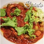 タコとグリーンオリーブのトマト煮込み“ポルポ・アッフォガート”