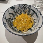 神田 雲林 - 〆のそば:上海蟹の身と味噌をほぐしてあんにして掛けた汁無しそば⭐︎