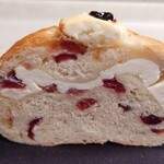 チック ベーグル - ベーグル　クランベリークリームチーズ