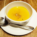 スパイスカフェ - 2014年クリスマスディナー(6300円)のバターナッツのスープ アニス、カロンジ、シナモンの香り