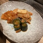 焼肉名匠 山牛 - キムチも最高