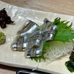 九州料理･焼酎 ひかり屋 東京駅グランアージュ店 - 狙っていた、キビナゴの刺身