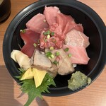 焼津港 みなみ - 大間と焼津の食べ比べ丼3,500円