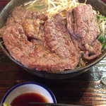 ラーメン246亭 - 週替り麺の猛牛麺（牛ステーキと牛ホルモン）