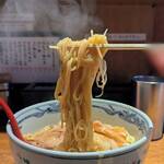麺や 六三六 - 中太ストレート麺