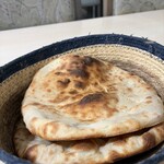 HUJRA HALAL FOOD & RESTAURANT - ナン