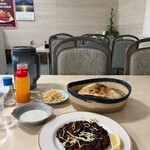 HUJRA HALAL FOOD & RESTAURANT - 全景