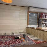 HUJRA HALAL FOOD & RESTAURANT - 内観