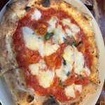 ラッテリア ベベ  カマクラ - マルゲリータヴィアンカも美味しい