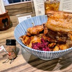 豚や 西神田店 - 「せせらぎポーク」の豚丼