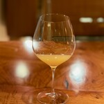 IL TEATRINO DA SALONE - （三杯目）　凍頂烏龍茶をベースに､次のフリットの塩味に合う様に､まろやかな桃の香りと甘さを味わえるドリンクです。