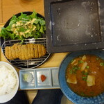 しまかぜ食堂 - 炙り牛かつ定食