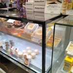 ユーハイム - 料理写真:ショーケース 北海道とろけるチーズケーキ・プリン・ショーケース