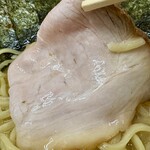 ラーメン壱六家 - チャーシューは肉感あり、食べ応えあり