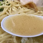 ラーメン壱六家 - このスープが病みつきに