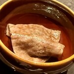 YORONIKU TOKYO AZABUDAIHILLS - シルクロースをご飯にのせてパクリ