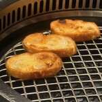 YORONIKU TOKYO AZABUDAIHILLS - バゲットを焼く