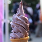 香住 - ソフトクリーム（ハスカップ） 350円。