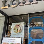 The LOAF Cafe - オシャレな入口♪